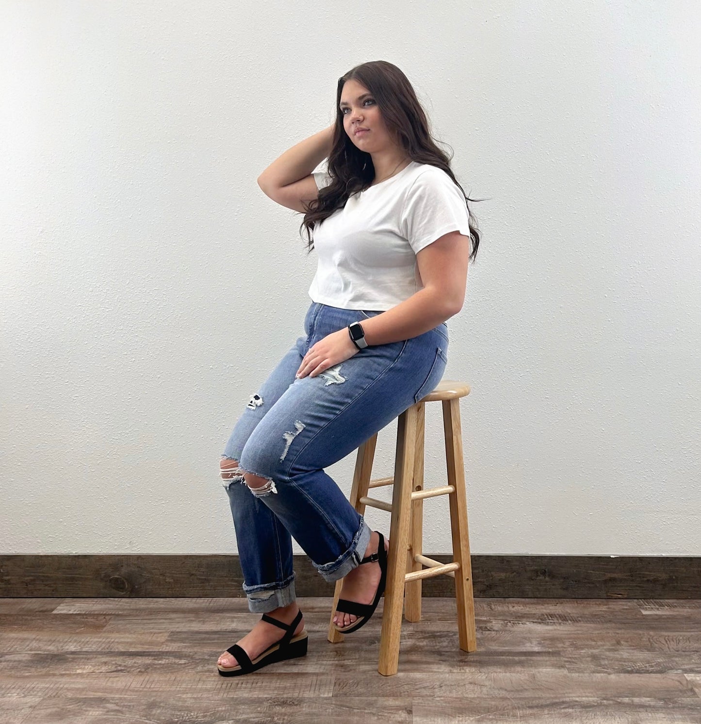 Curvy Distressed Straight Jeans