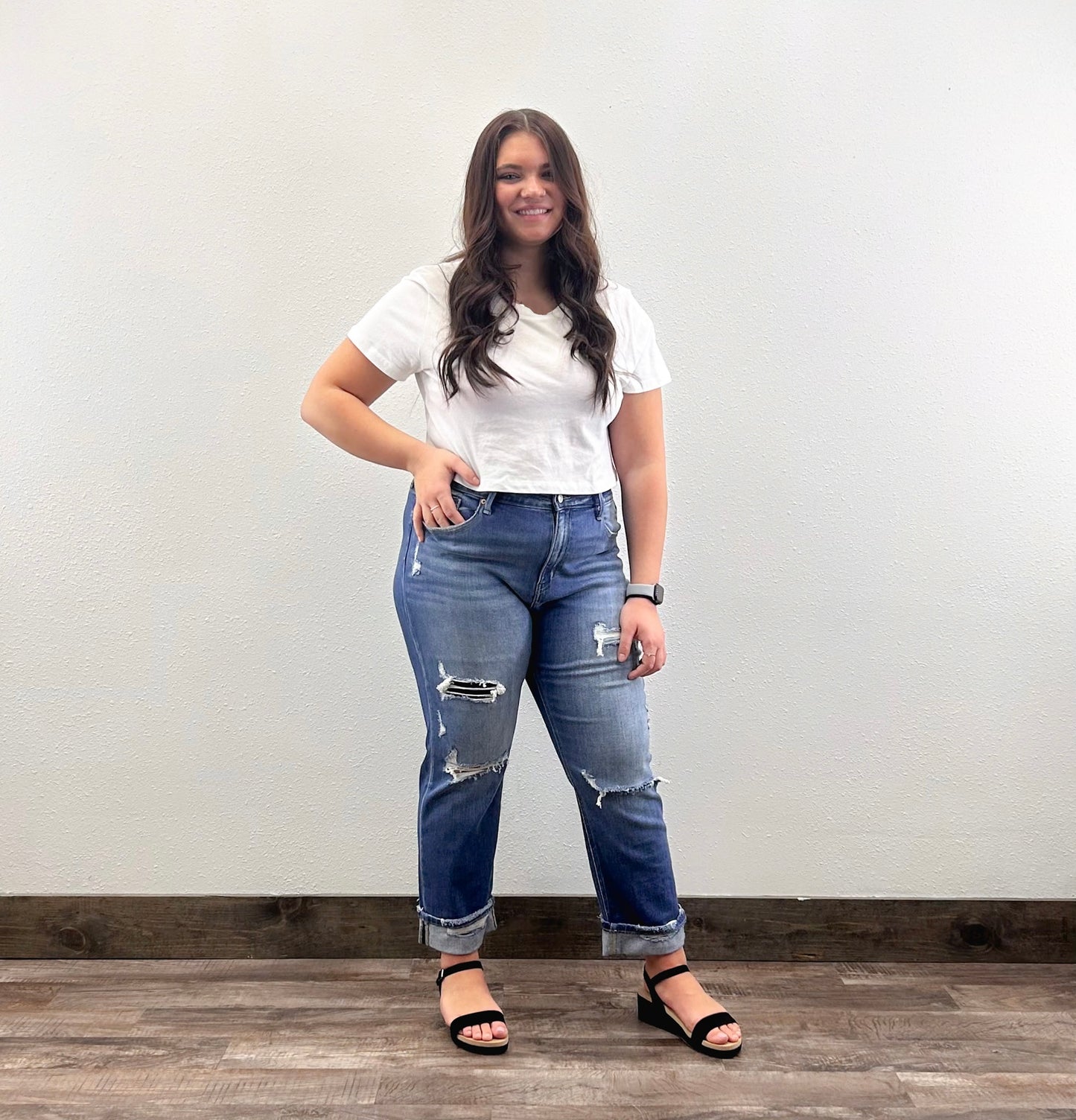 Curvy Distressed Straight Jeans