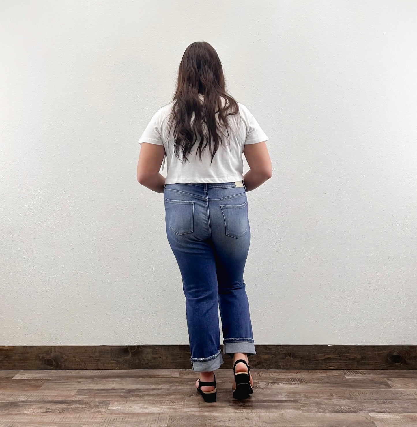 Curvy Distressed Straight Jeans