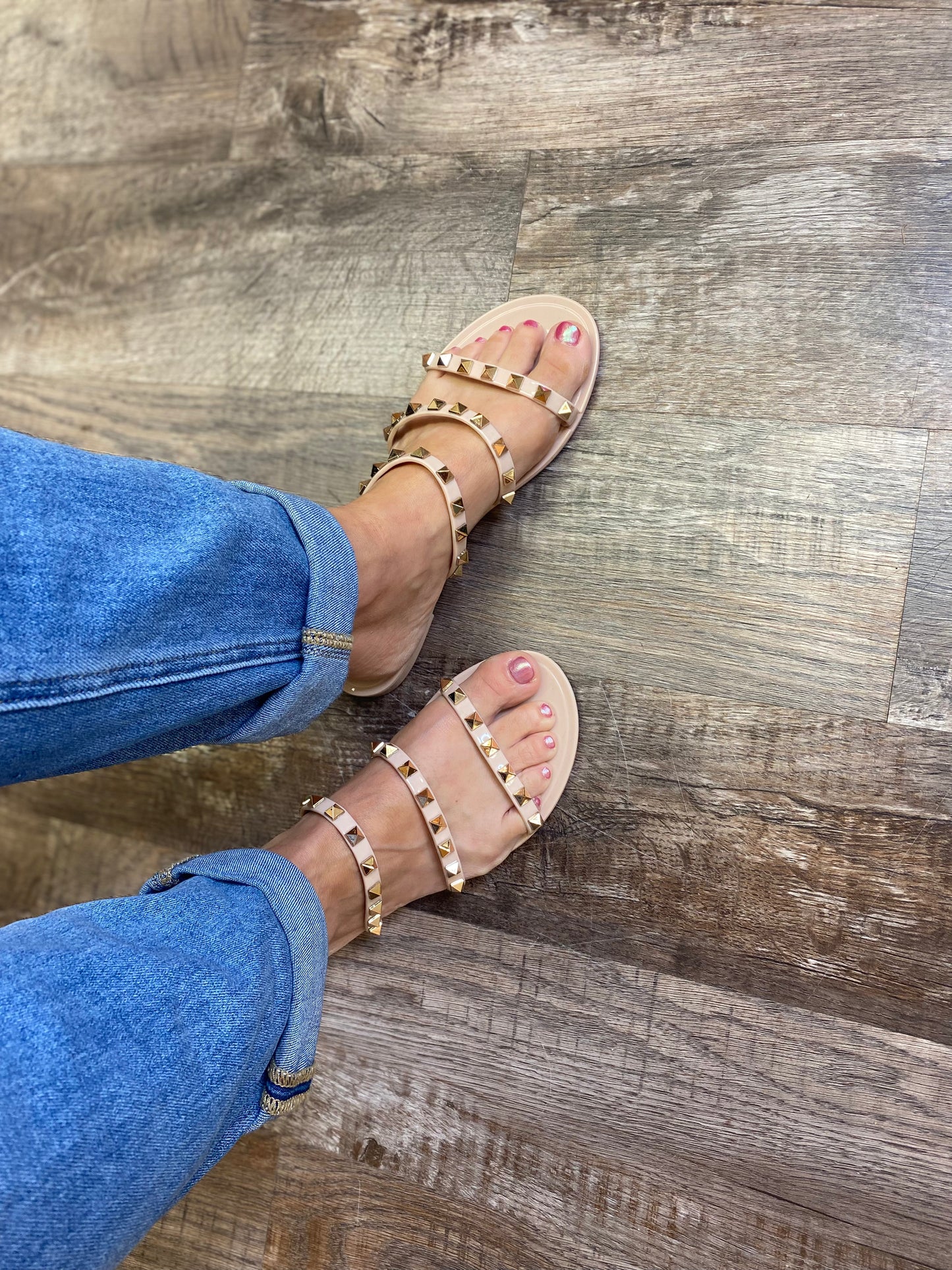 Pyramid slide sandals