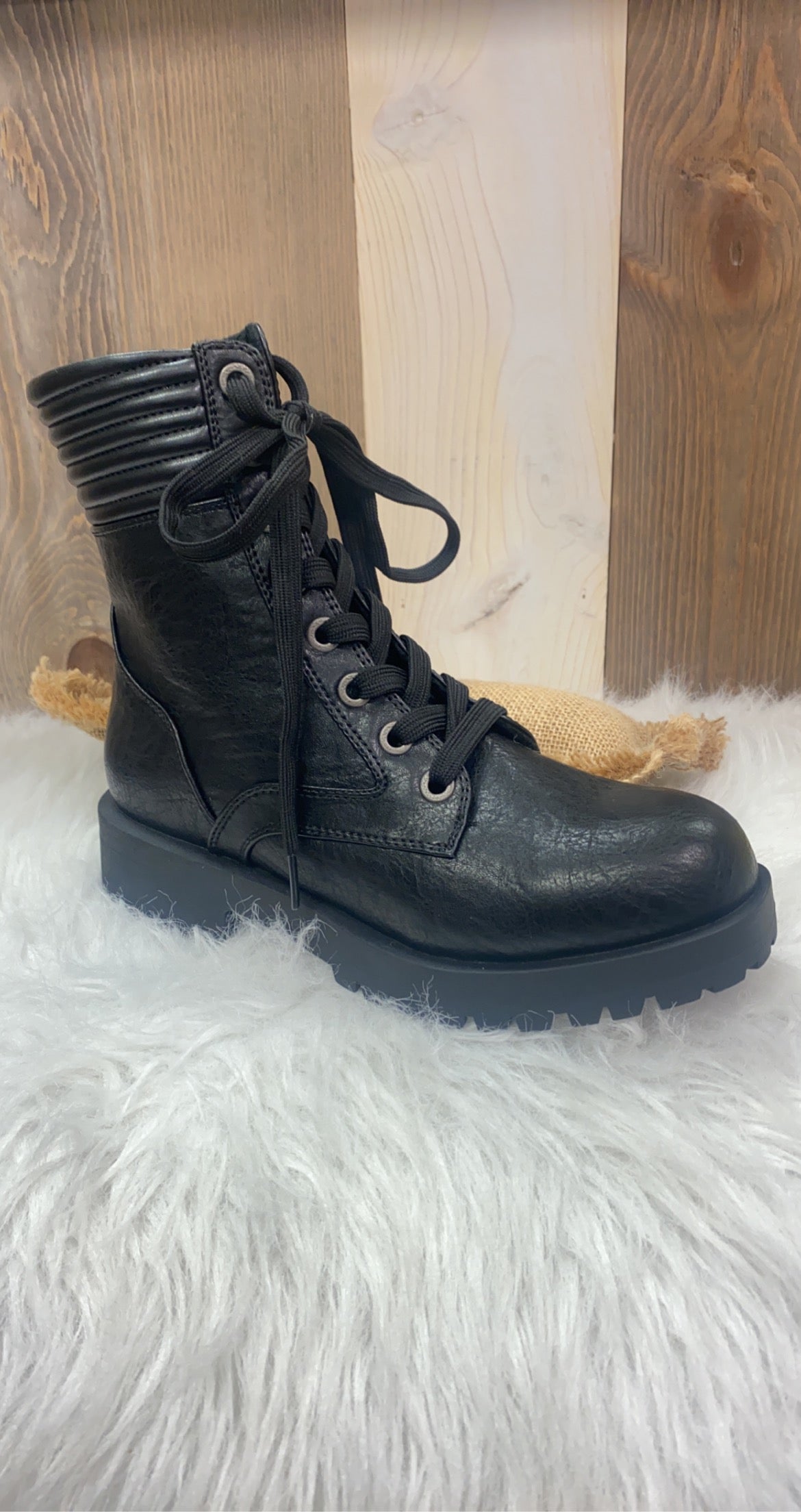 Athena Boot