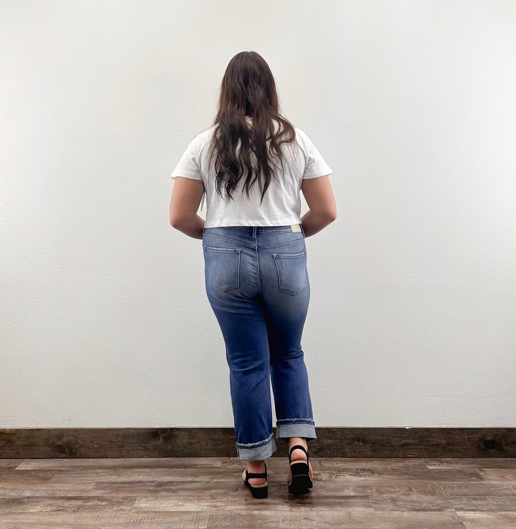 Curvy Distressed Straight Jeans