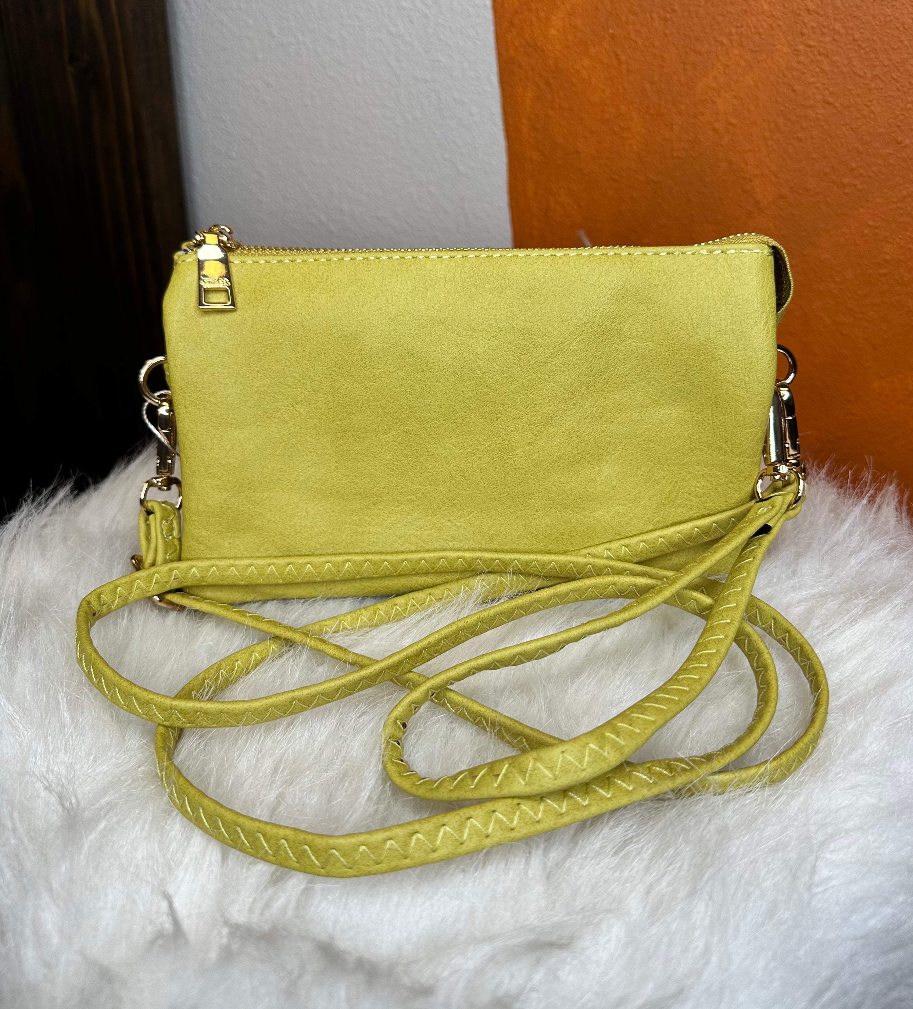 Riley Crossbody/Wristlet