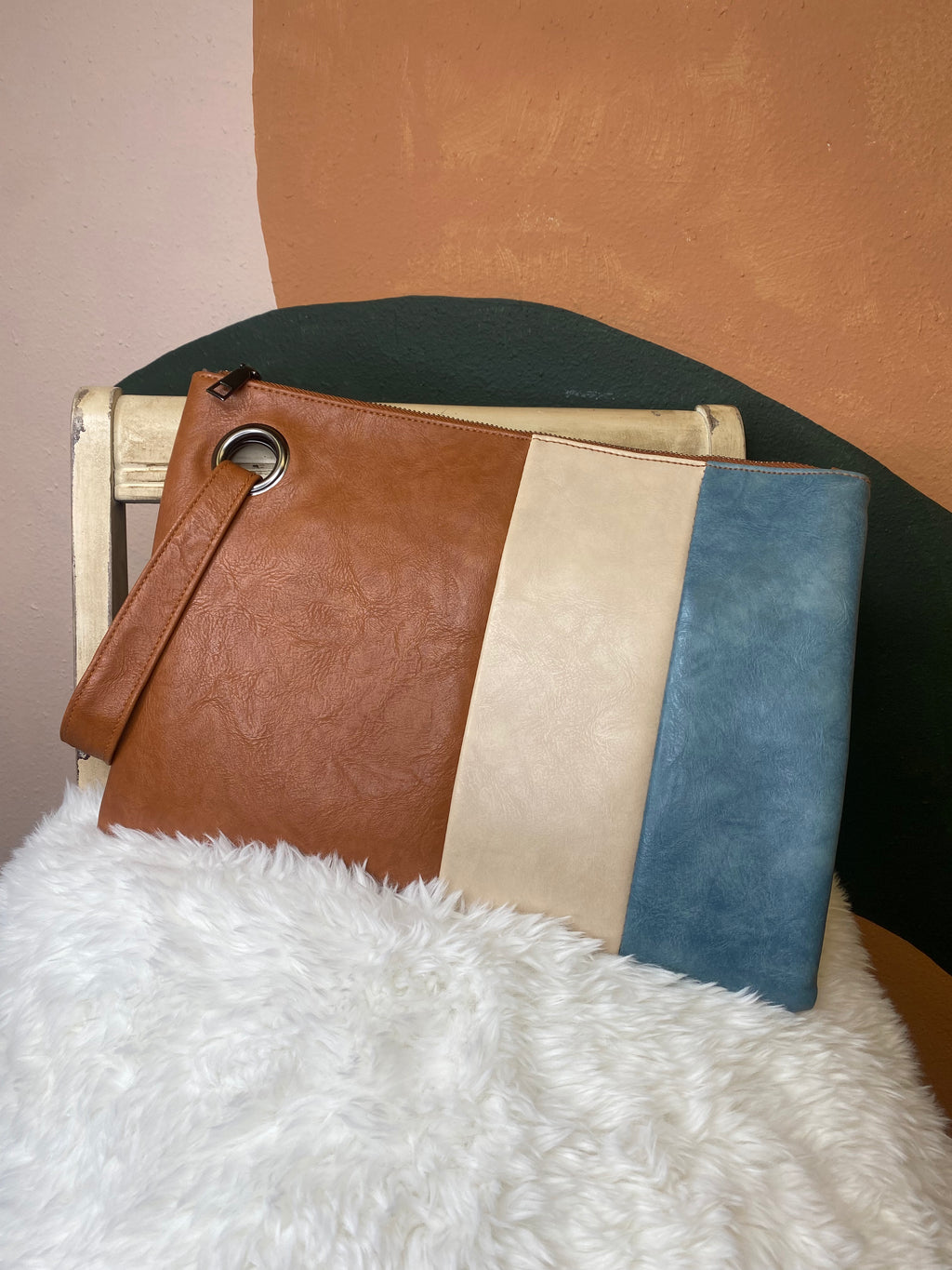 Trendy Clutch