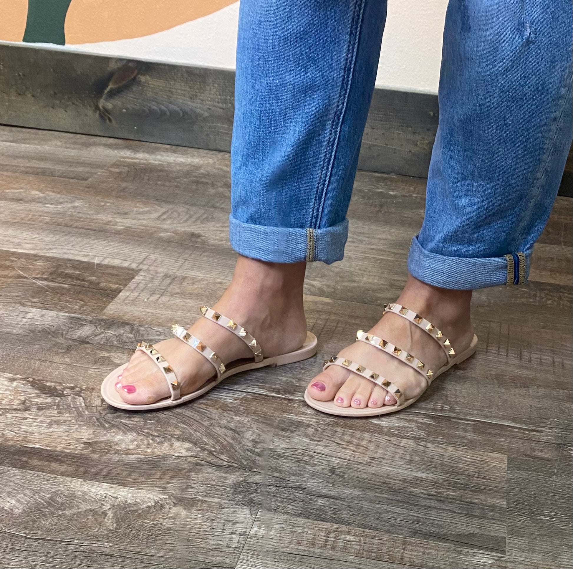 Pyramid slide sandals